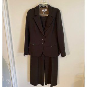 Chocolate brown suit - size 46 - Fits like a size 14.